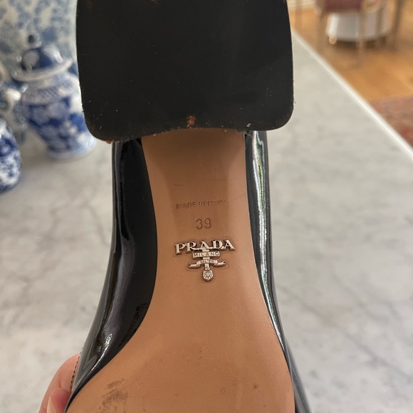 Prada Black Patent Leather Block Classic Heels 39 - Picture 3 of 8